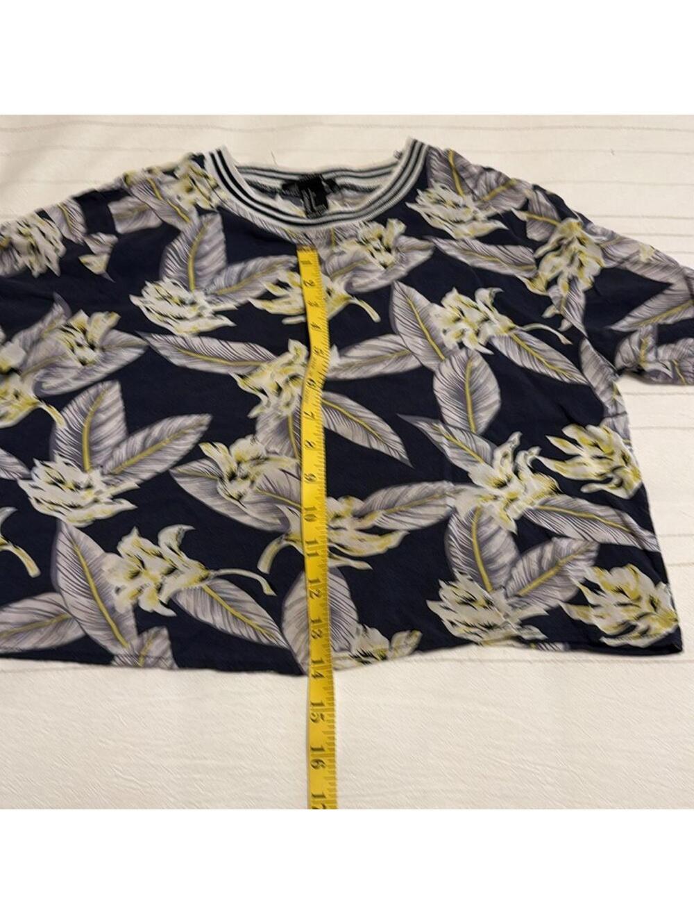 Forever 21 Navy Tropical Floral Crop Tee Striped Collar Women's Small - Picture 4 of 5